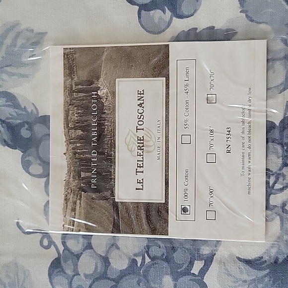 NWT Le Telerie Toscane Blue Grapes Tablecloth Italy 100% Cotton 70"x 70" - Picture 5 of 6